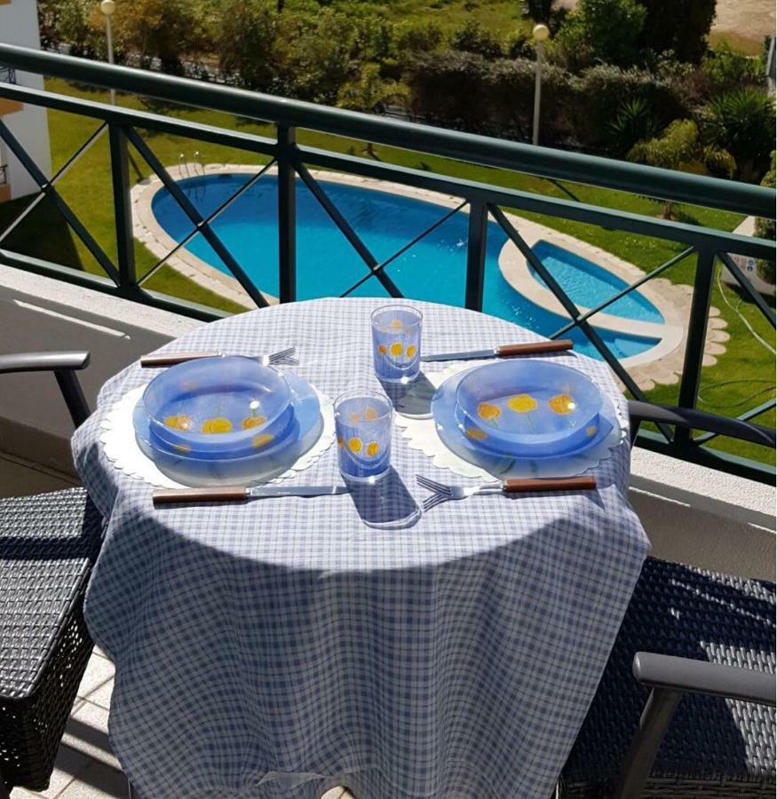 Quiet Apartment Overlooking The Swimming Pool Armação de Pêra Zewnętrze zdjęcie
